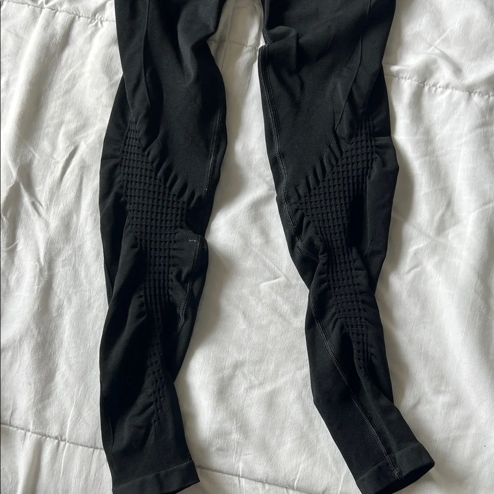 Alphalete Jet Black High-Waisted Leggings - Picture 2 of 4